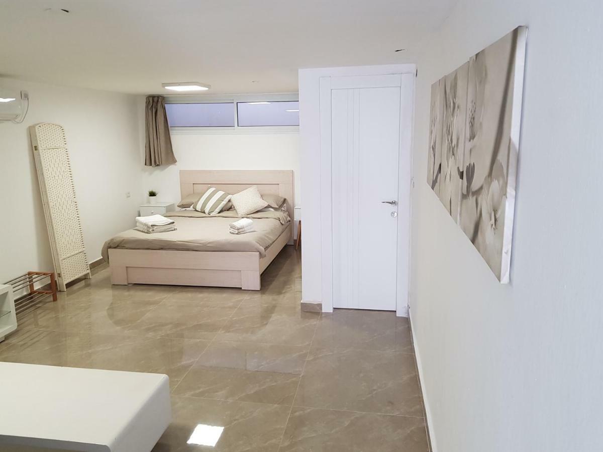 Eleni Apartment Eilat Exterior photo